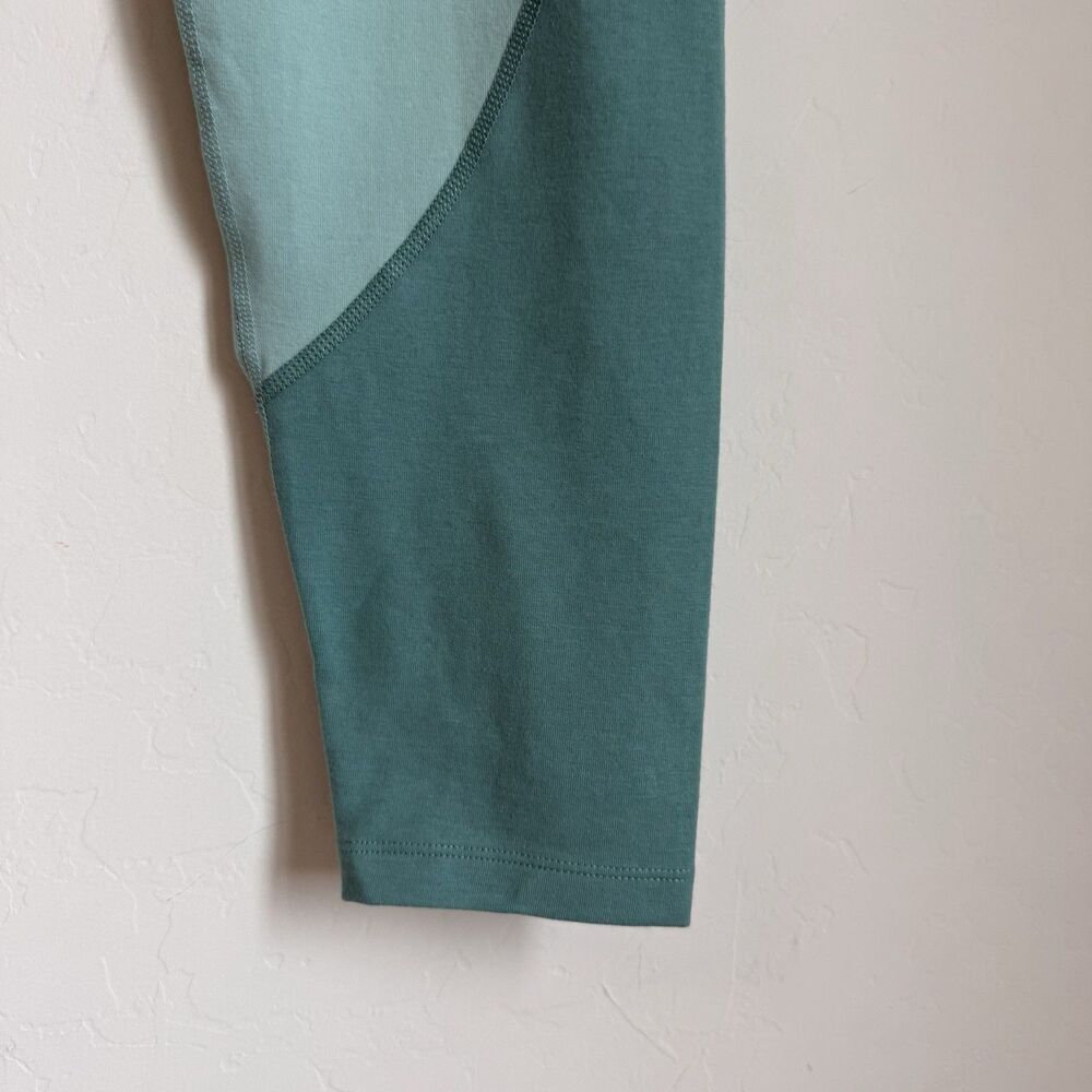 Old Navy Active XL High-Waisted PowerChill Two-Tone Compression Legging Yoga Gym - Picture 4 of 15